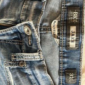 BKE JAKE 32L bootleg. Pet free smoke free home